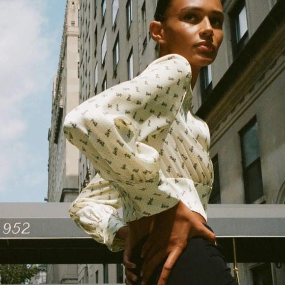 Zara Tops - Zara Shoulder pad print top Size L